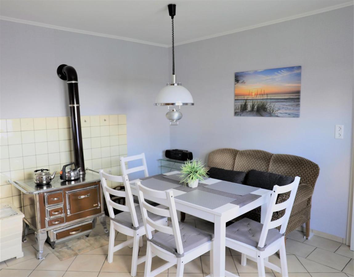 Sinis Friesenstube Appartement Zwischenbergen Buitenkant foto